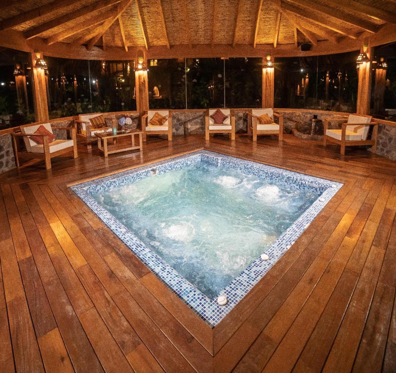 אורובמבה Sacred Dreams Lodge מראה חיצוני תמונה