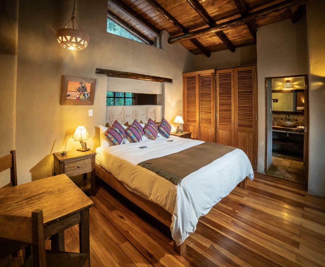 אורובמבה Sacred Dreams Lodge מראה חיצוני תמונה