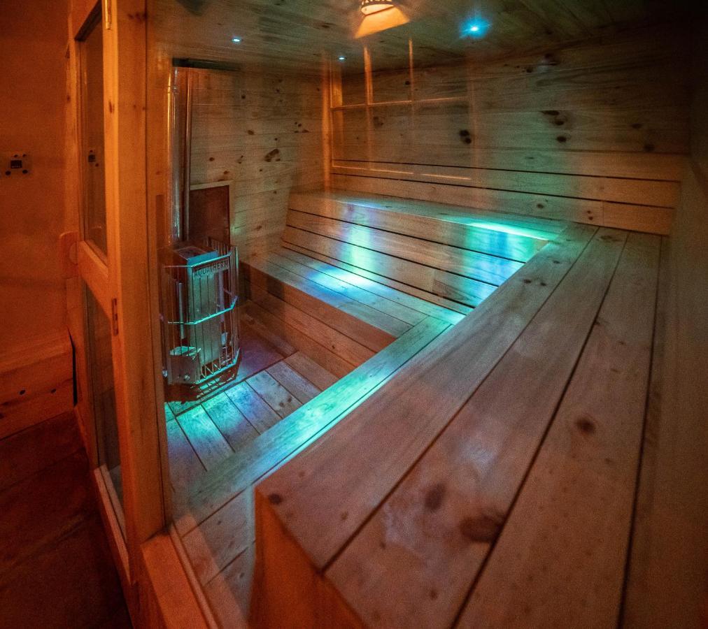 אורובמבה Sacred Dreams Lodge מראה חיצוני תמונה